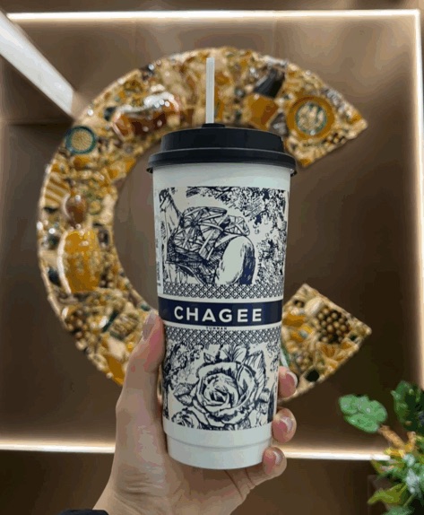 オシャレなデザインをしたコーヒーの紙コップ